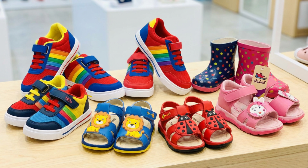 راهنمای جامع انتخاب سایز کفش کودک: بدون نگرانی آنلاین خرید کنید 3 generated image 4e733f35 1288 4cc5 8691 19ddf09c5720