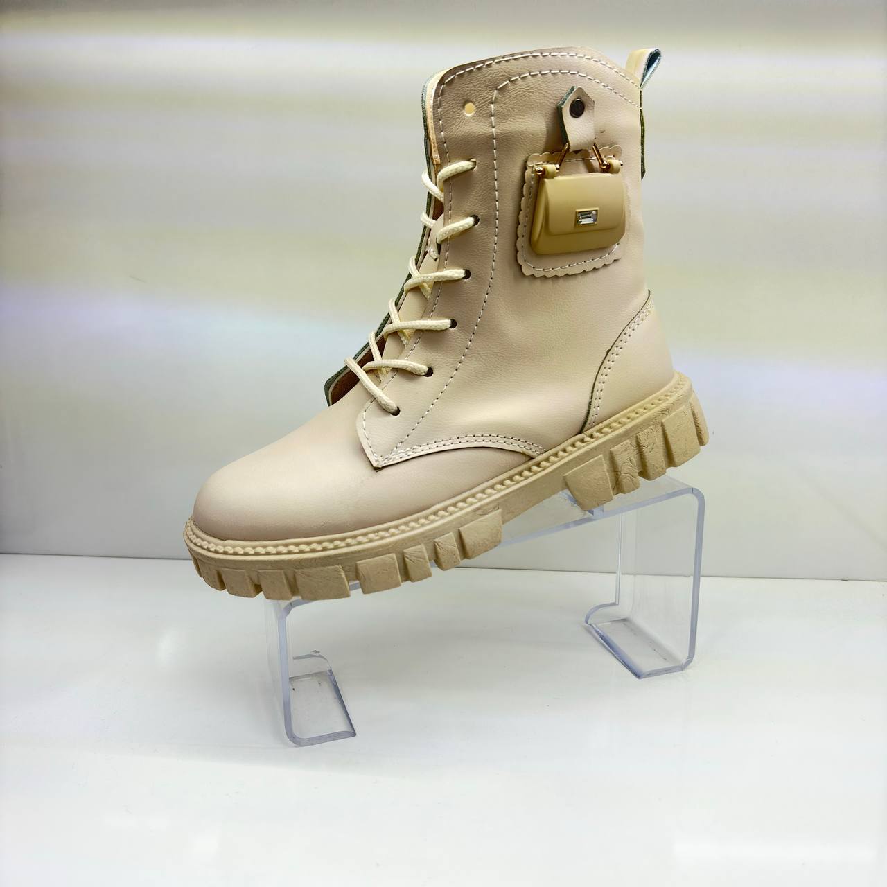 بوت بچگانه چرمی کرمی کیفی 1 بوت بچگانه چرمی کرمی کیفی